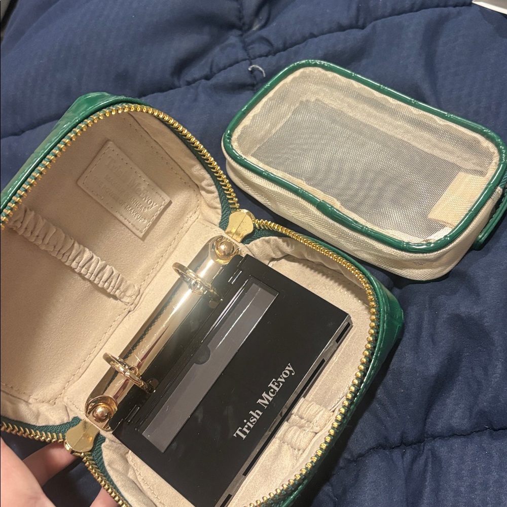 New Trish Mcevoy small green makeup Planner - Picture 3 of 8